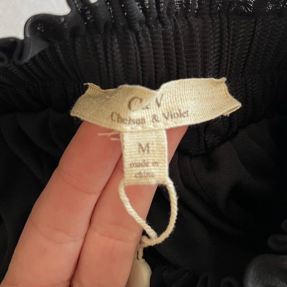 Chelsea & Violet Tiered Mini Skirt. Black. Size Medium. 🌸 NWT - Picture 2 of 7